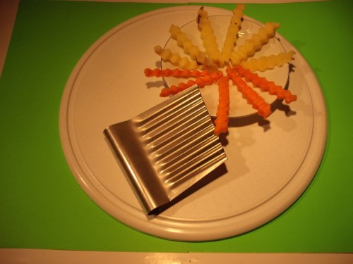 Nóż do karbowania warzyw